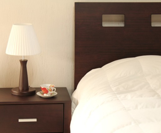 Dormitorio-cama-y-veladora