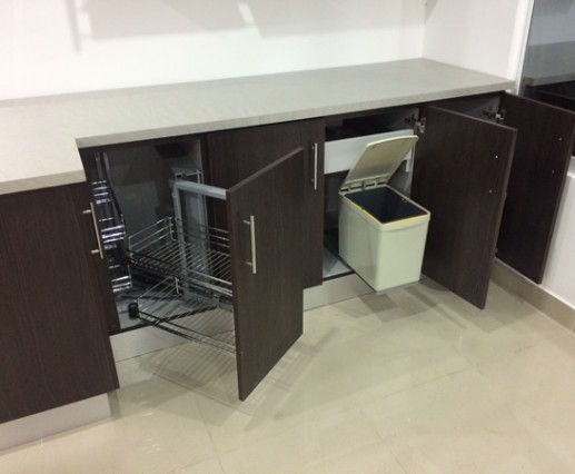 Exhibición de herrajes - Empresa -SBS soluciones SA